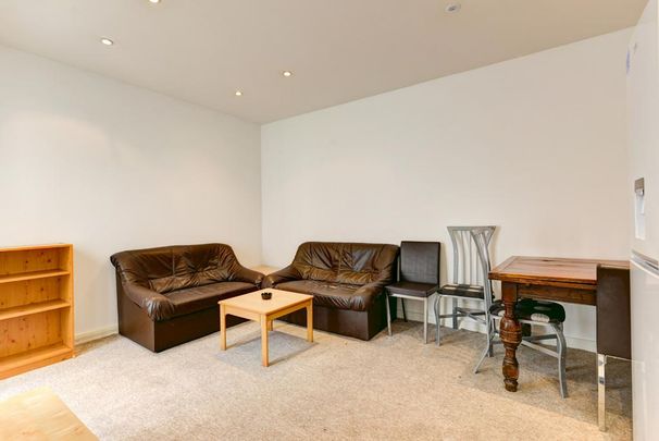 6 bedroom house to rent - Photo 1