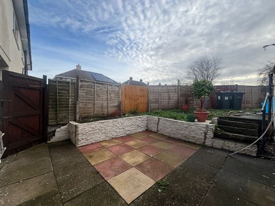 3 bedroom terraced house to rent - Photo 1