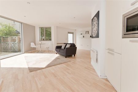 The Marlborough, NG3 - Photo 3