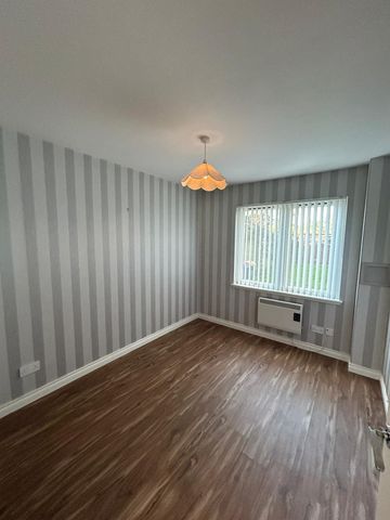 2 bedroom semi-detached house to rent - Photo 4