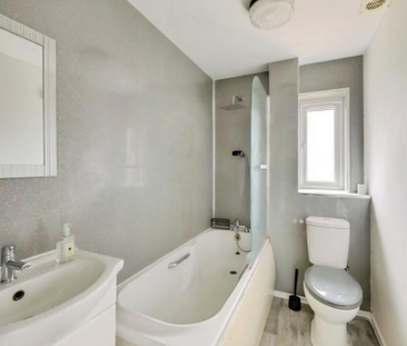 2 bedroom semi-detached house to rent - Photo 5