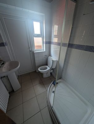 Room in a Shared House, Furness Road, M14 - Photo 1