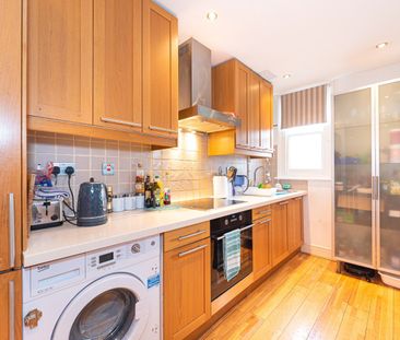 2 Bed Flat, Chestnut Road, SW20 - Photo 4