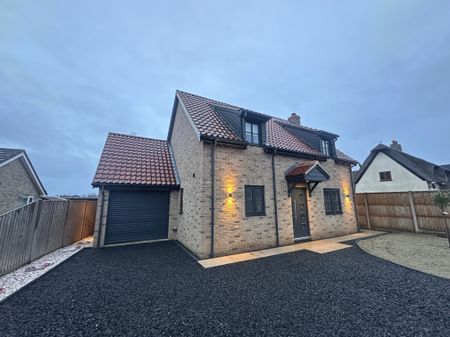 Friday Street, Bury St. Edmunds, West Row - Photo 3