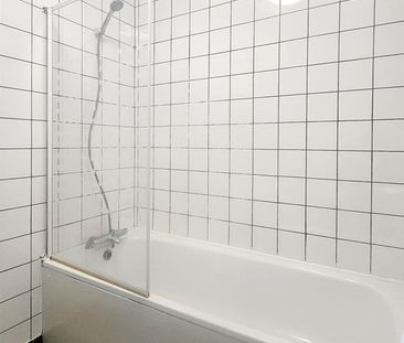 4 bedroom terraced house to rent - Photo 6