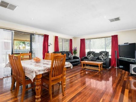 Spacious Family Home with Multiple Living Areas & Outdoor Entertaining - Photo 2
