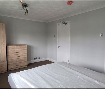 1 bedroom in a house share to rent - Photo 4