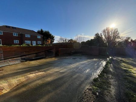 3 bedroom apartment to rent - Photo 4