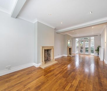 3 bedroom end of terrace house to rent - Photo 3