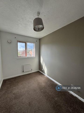 2 bedroom semi-detached house to rent - Photo 4