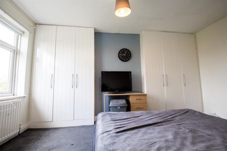 Becketts Park Drive, Headingley, LS6 3PJ, Leeds - Photo 4
