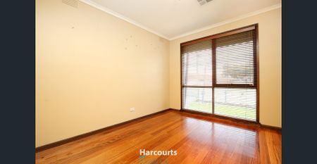 Spacious and Bright 3-Bedroom Home in Epping - Photo 4