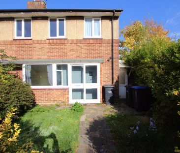 3 bedroom end of terrace house to rent - Photo 2