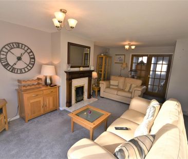 Stewart Close, Heswall - Photo 2