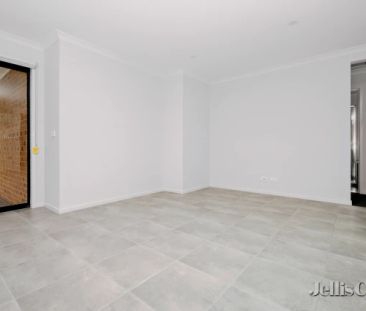 4 Bed, 2 Bath - Photo 3