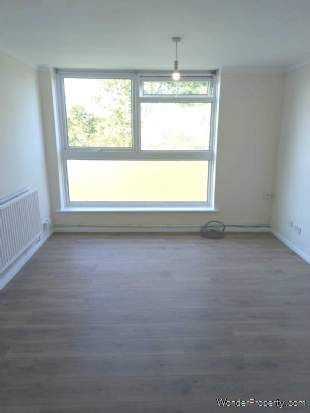 2 bedroom property to rent in London - Photo 3