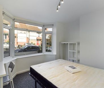 6 bedroom terraced house to rent - Photo 2