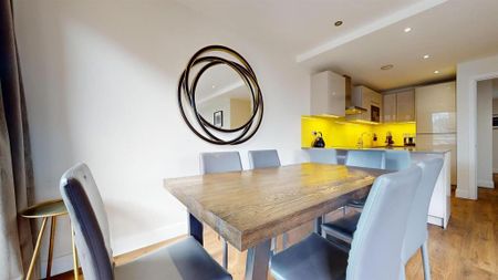 3 bedroom apartment to rent - Photo 4