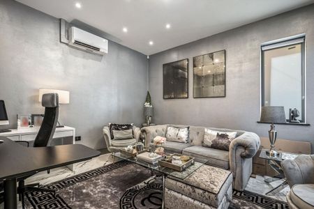 This beautiful contemporary home is available to rent on Waggon Road, EN4 - Photo 5