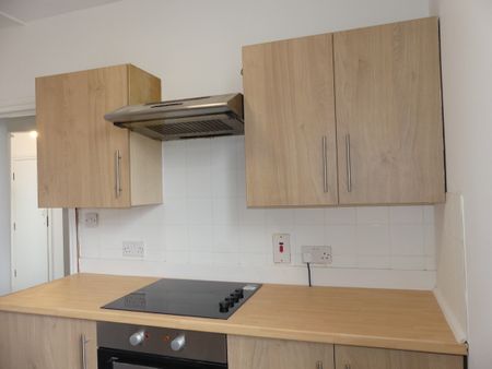 Bute Avenue Flat 2 - Photo 5