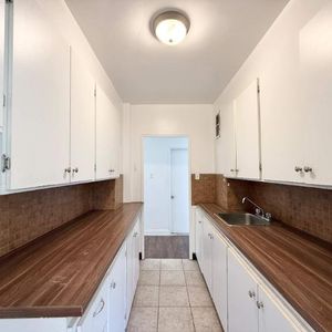 1 CH - 1 SDB - Westmount - $1,350 /mo - Photo 2