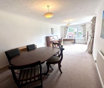 4 bedroom detached house to rent - Photo 2