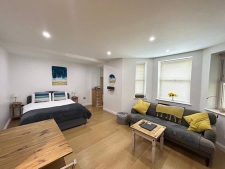 West Hill Road, Bournemouth - Photo 3