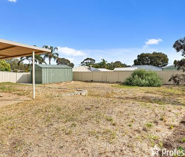 49 Reynolds Close, Swan View WA 6056 - Photo 2