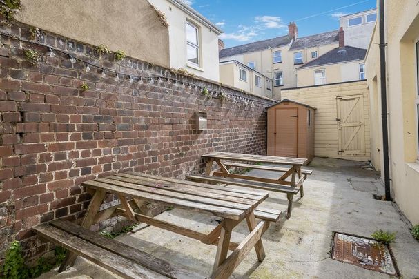 13 bedroom terraced house to rent - Photo 1