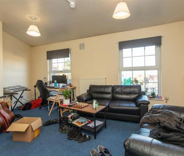 3 bedroom apartment to rent - Photo 2