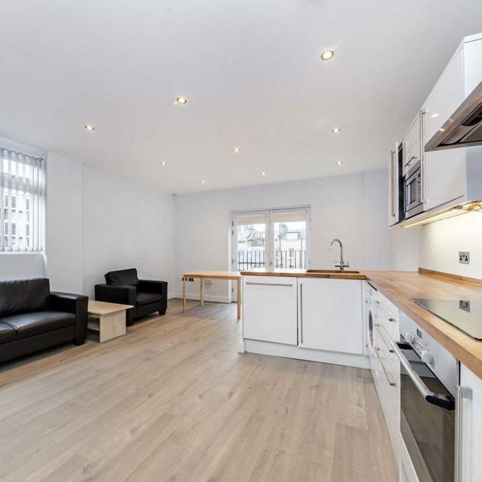2 bedroom flat to rent - Photo 1