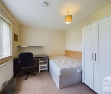 4 bedroom terraced house to rent - Photo 6