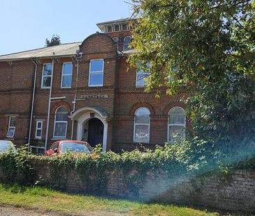 1 bedroom ground floor flat to rent - Photo 2