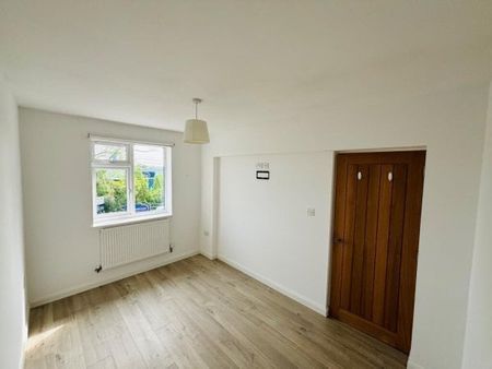 Cape Road, Warwick, CV34 - Photo 3