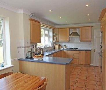 4 bedroom detached house to rent - Photo 6