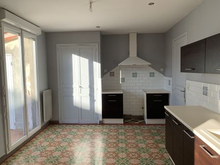 Appartement 75 m² - 3 Pièces - Elne (66200) - Photo 4