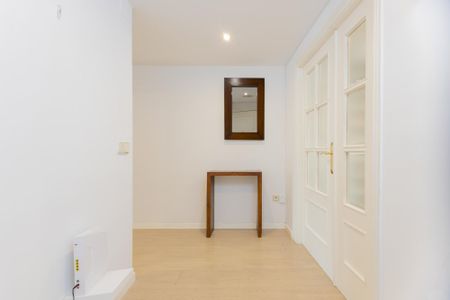 Double Room with Balcony in Valencia - Photo 3