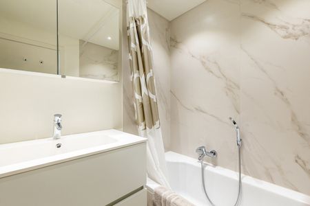 Gerenoveerd en gemeubeld appartement op toplocatie - Open zicht - Photo 5