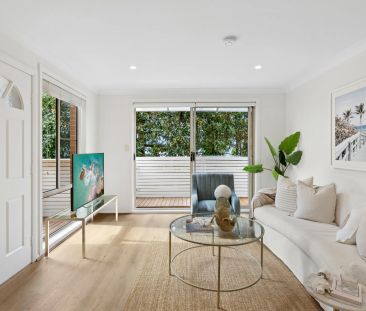 Townhouse living with alfresco appeal - Garden maintenance included - Photo 1