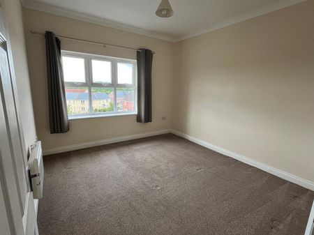 Jubilee Close, Crewkerne, Somerset - Photo 2