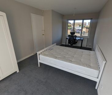 2 bedroom semi-detached house to rent - Photo 2