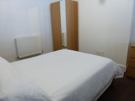 27 Ward Street - Photo 3