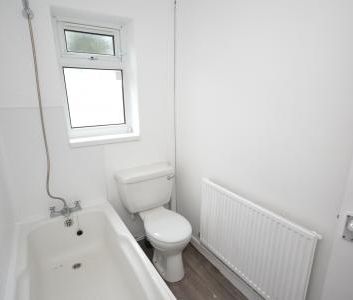 2 bedroom Terraced House To Let - Photo 5
