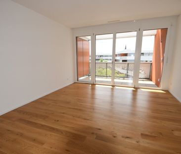 Moderne 2.5-Attika-Wohnung an zentraler Lage in Bülach - Photo 3