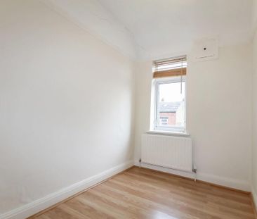 3 bedroom end of terrace house to rent - Photo 4