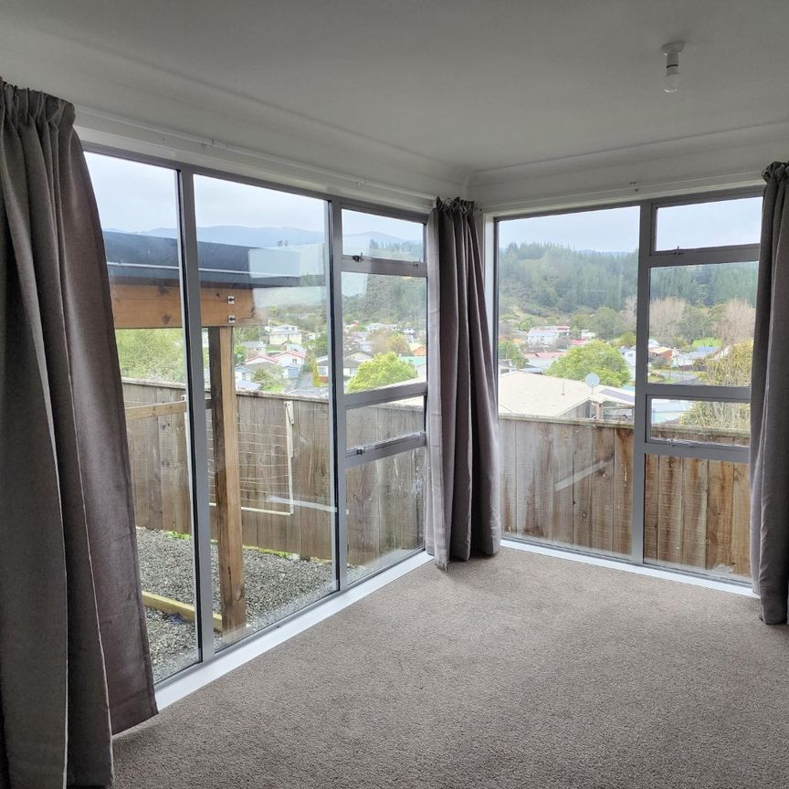 ENJOY THE SUN IN SUNNY SUNSTONE - Photo 1