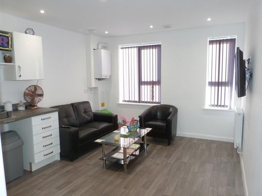 1 bedroom in a flat share to rent - Photo 1