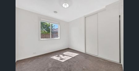 Modern Family Home in a Peaceful Court Location - Photo 2