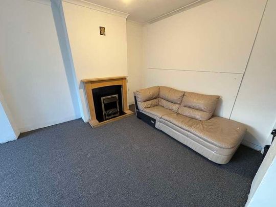 Ellerdine Road, Hounslow, TW3 - Photo 1