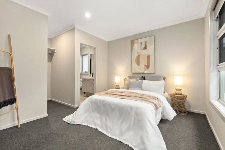 Serenity, Space and Family Comfort in a Leafy Lifestyle Setting - Photo 5